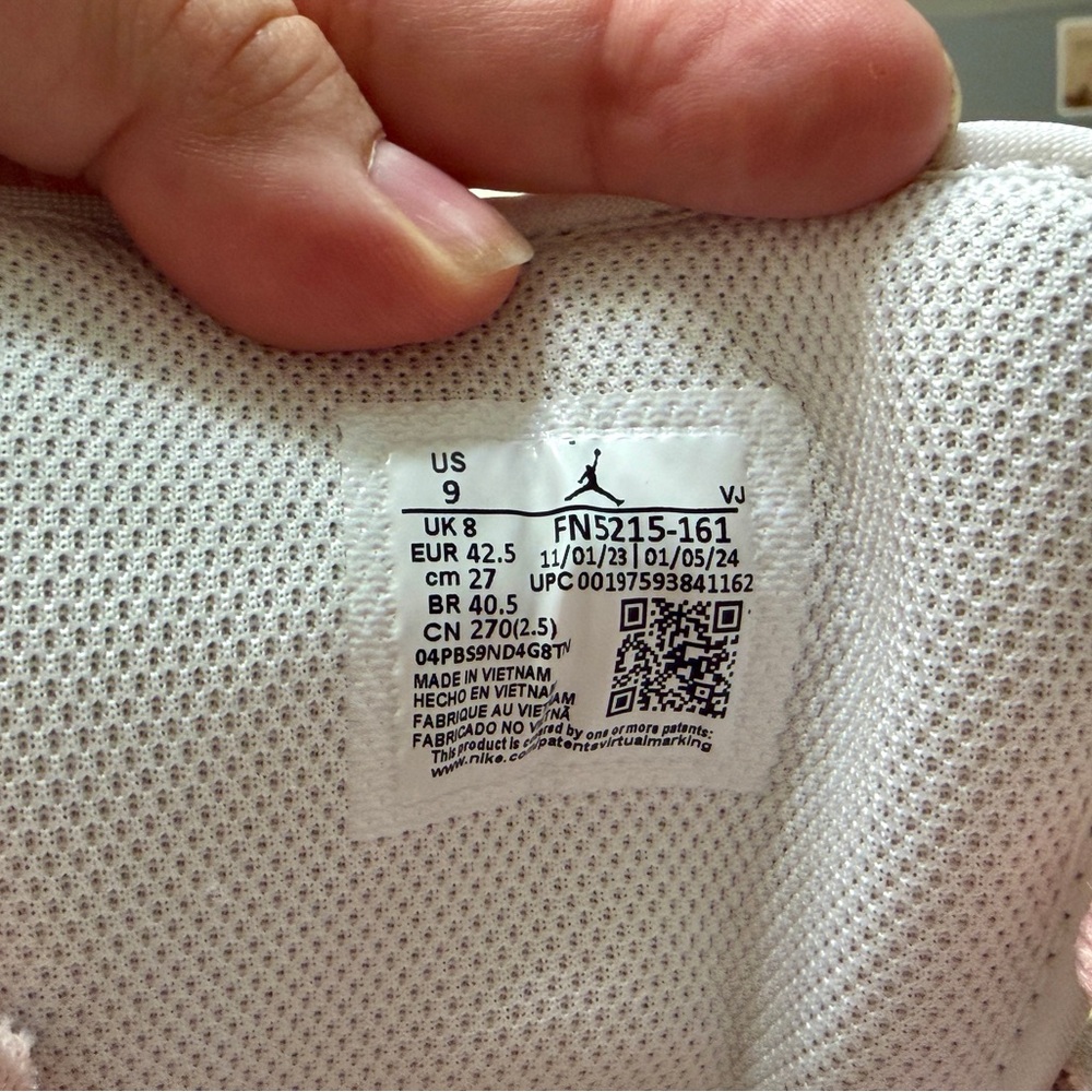 Air Jordan Pink and White Men’s Sneakers - Picture 5 of 7